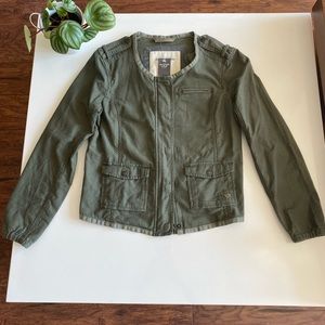 BNWT A&F Utility Military Cropped Fall Jacket